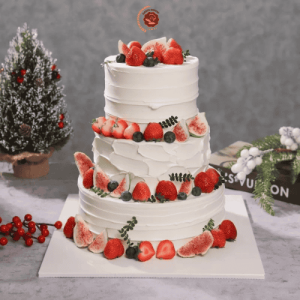 Bánh kem 3 tầng trang trí dâu tây