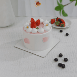 Bánh kem tone hồng đơn giản